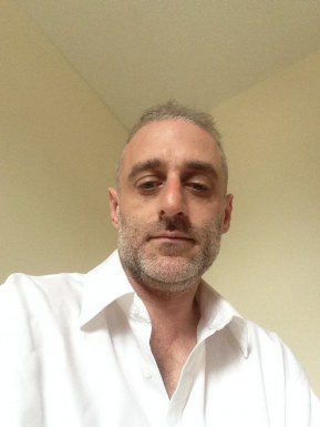 English men looking for love