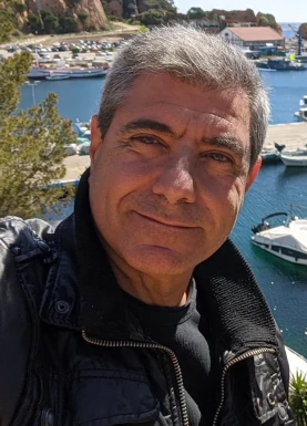 Spanish men looking for love
