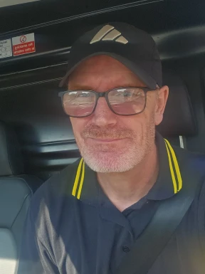 English men looking for love