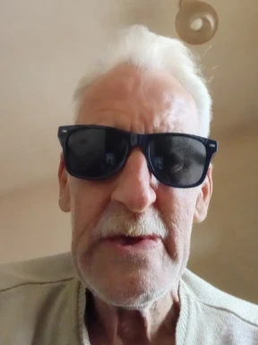 English men looking for love