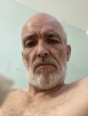 English men looking for love