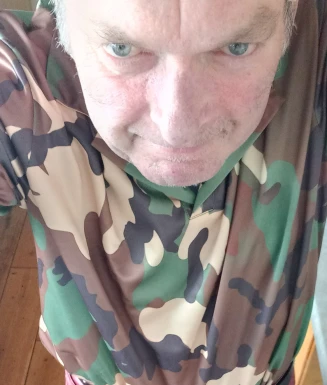 English men looking for love